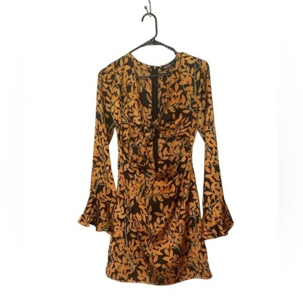 Missguided Cut Out Mini Dress Bell Sleeve Leaf Print Size 4